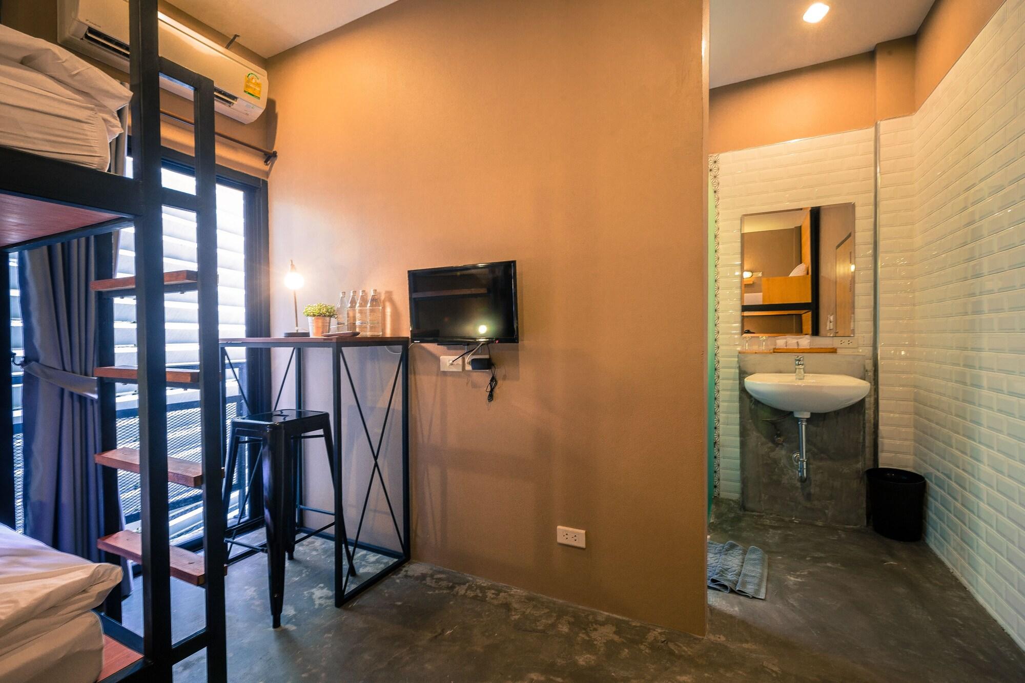 Hostel Srisuksant Square Krabi town Exterior foto