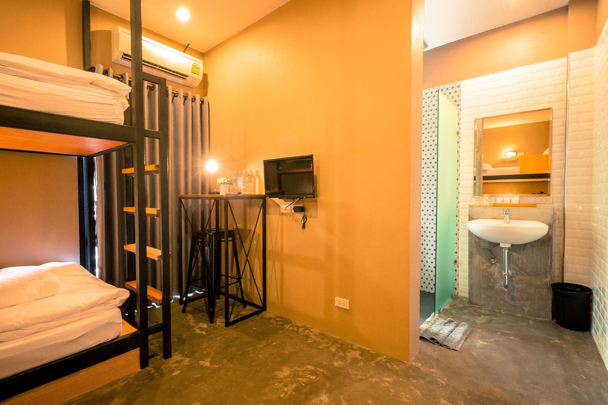 Hostel Srisuksant Square Krabi town Exterior foto